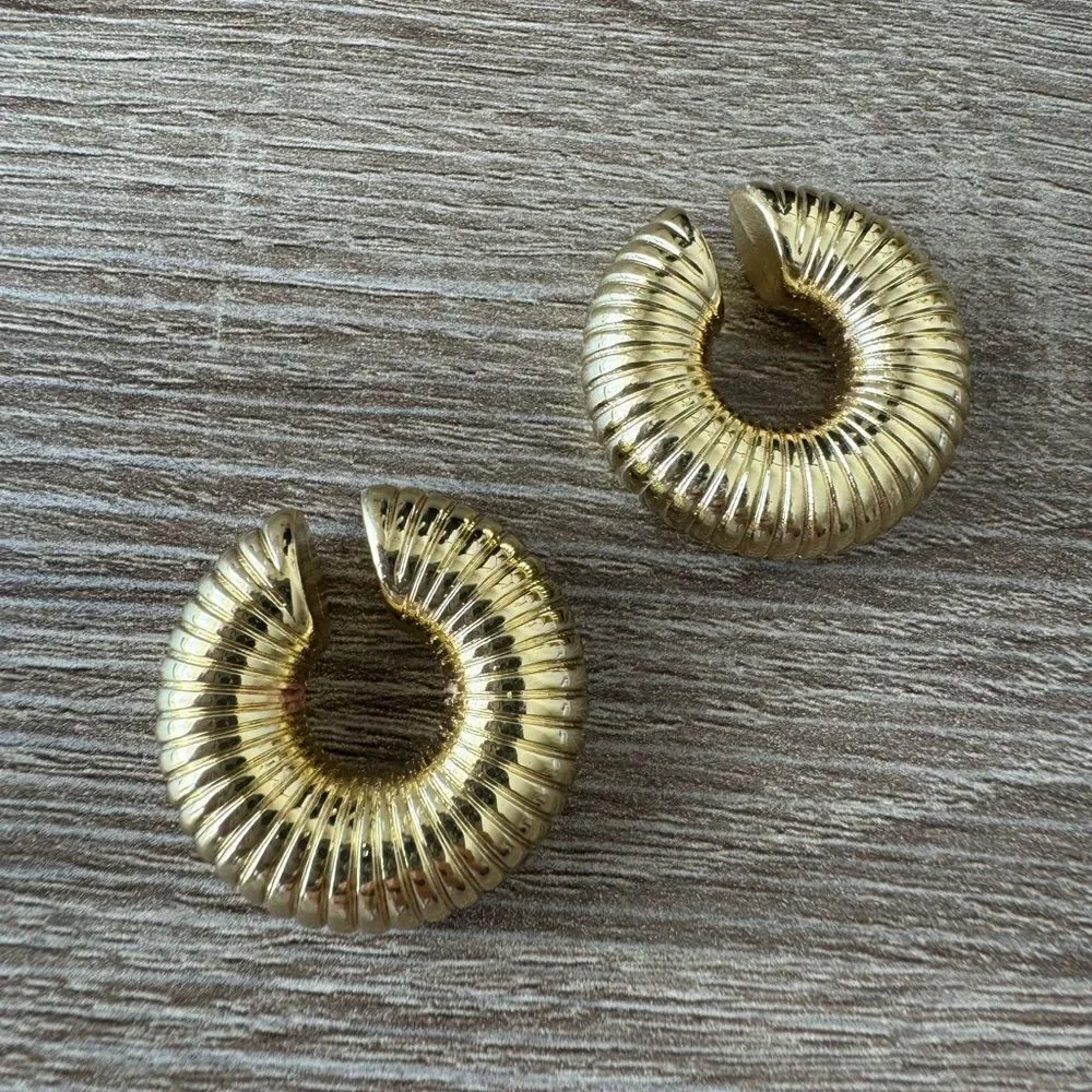 C shape cuff N821